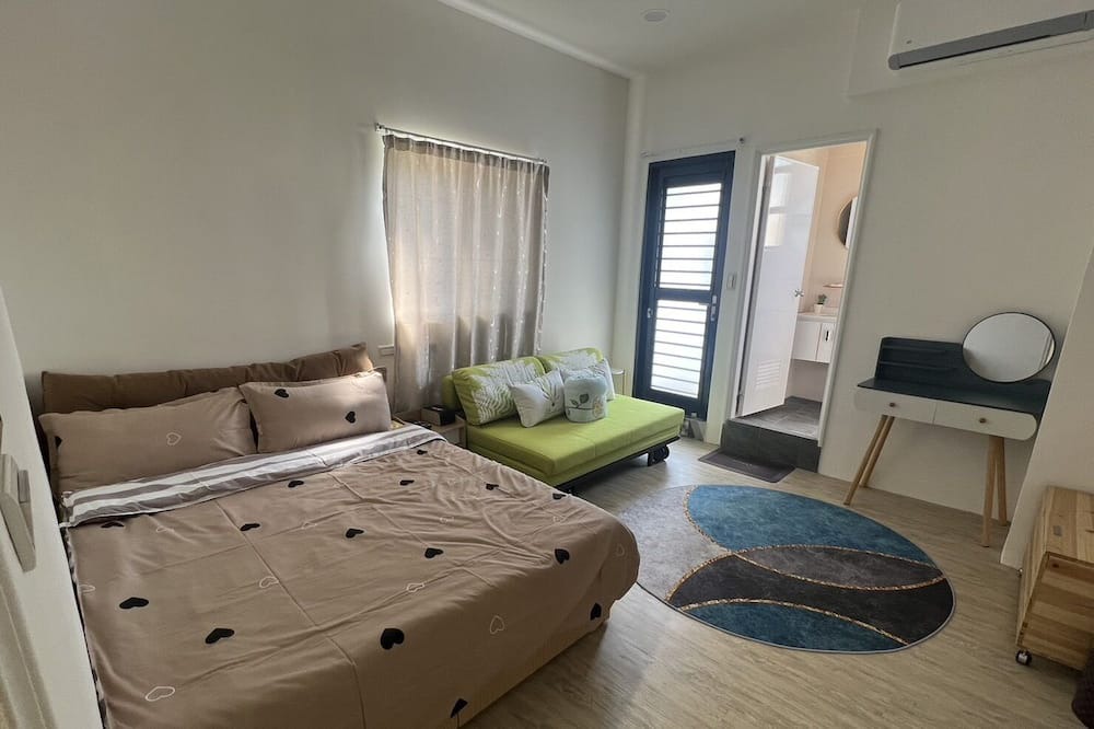 Photo of Bedroom in East District