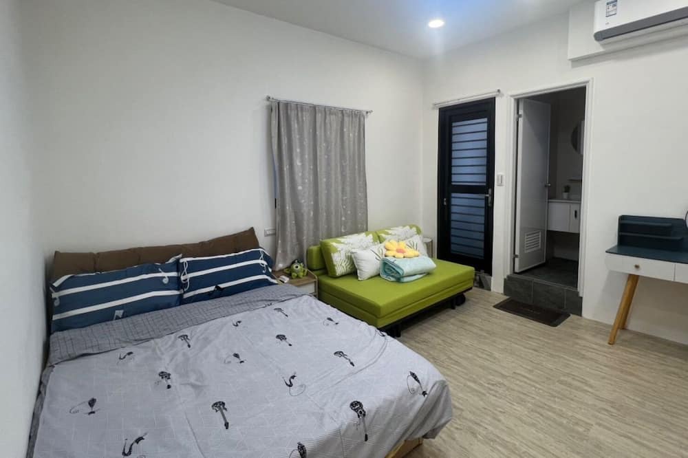 Photo of Bedroom in East District