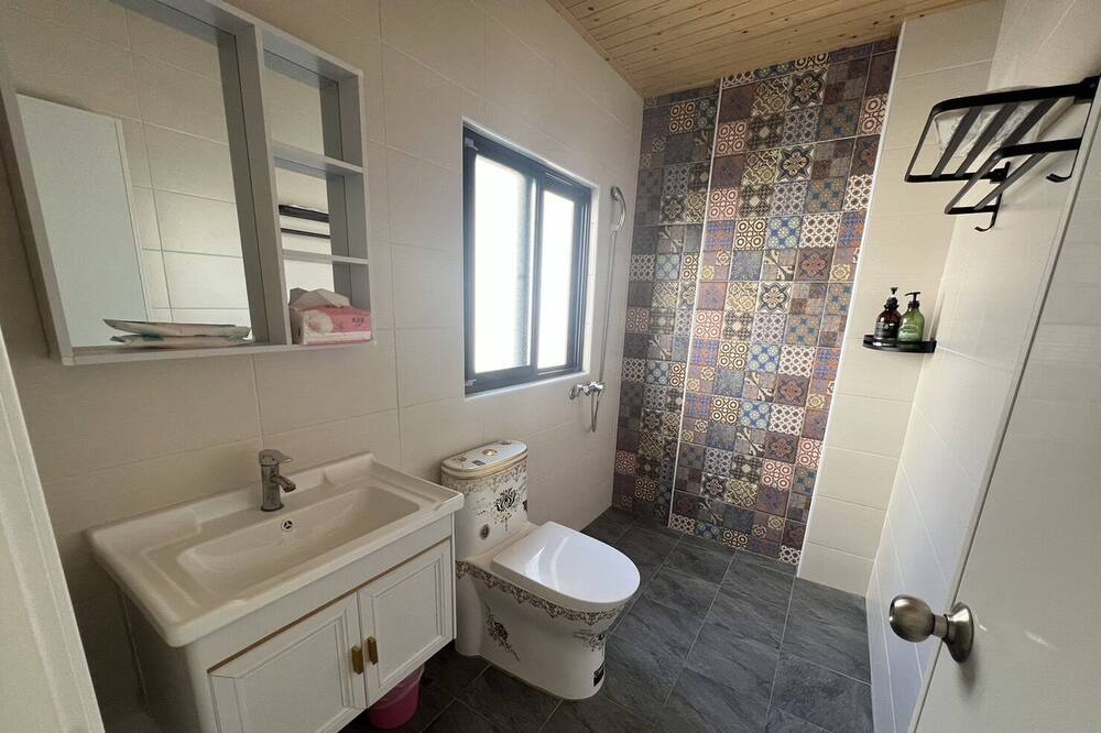 Photo of Bathroom in East District