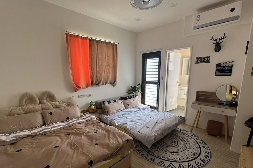 Photo of Bedroom in East District