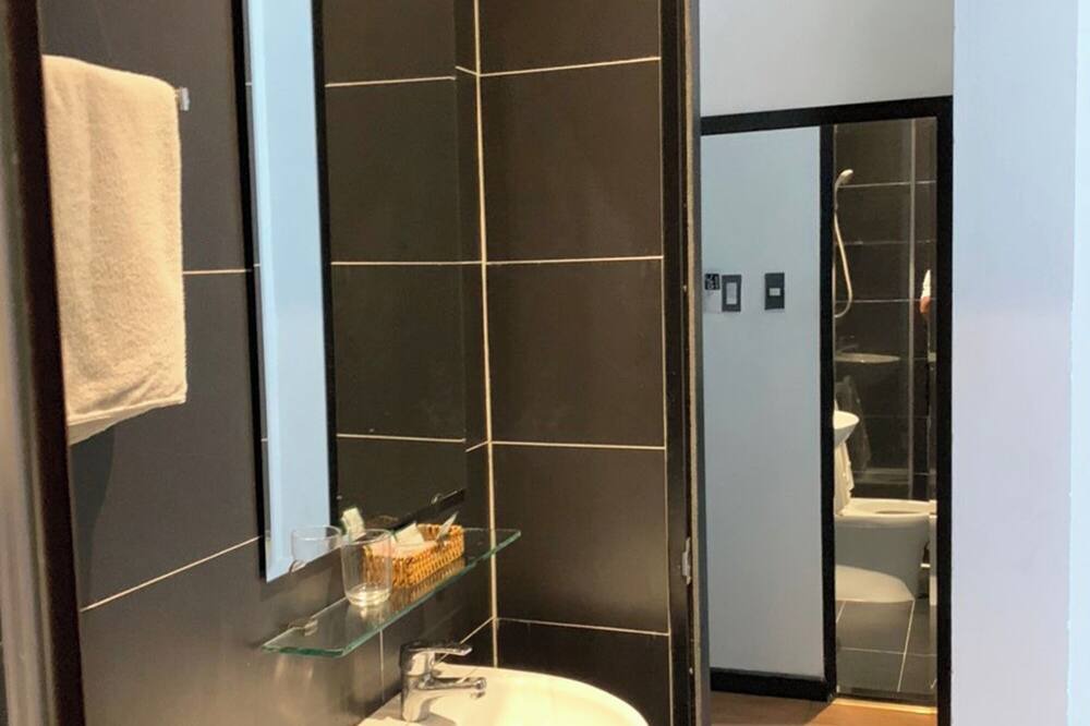 Photo of Bathroom in District 4