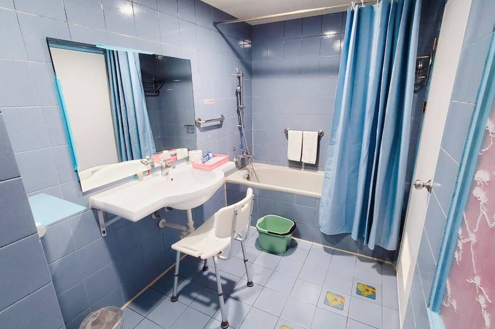 Photo of Bathroom in Annan District