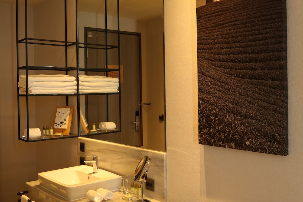 Photo of Bathroom in East District