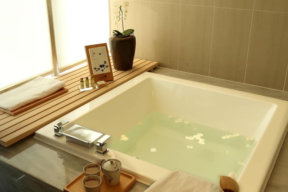 Photo of Bathroom in East District