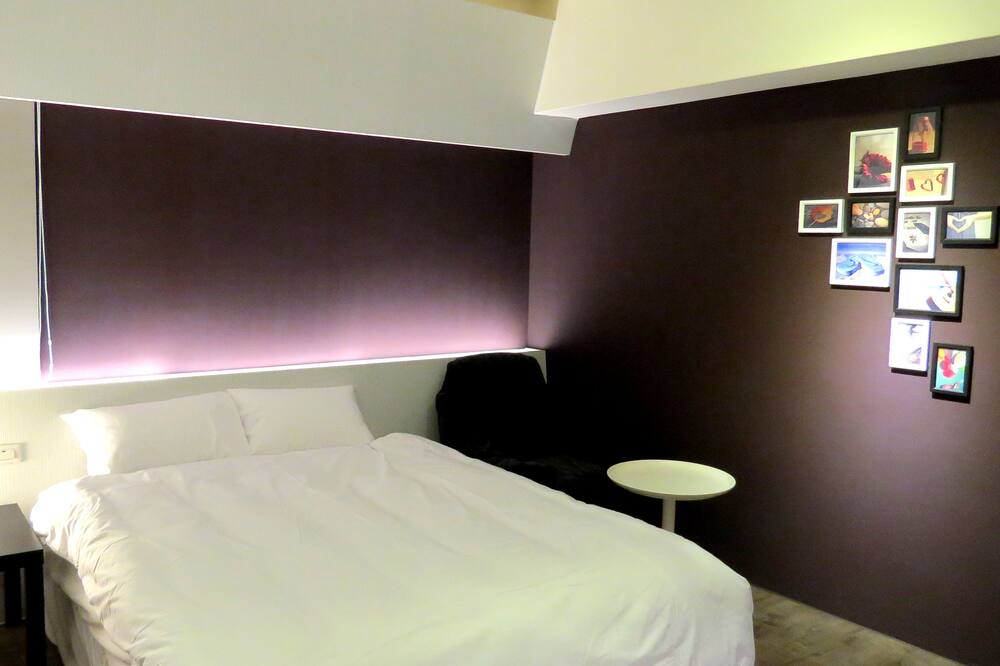 Photo of Bedroom in West District