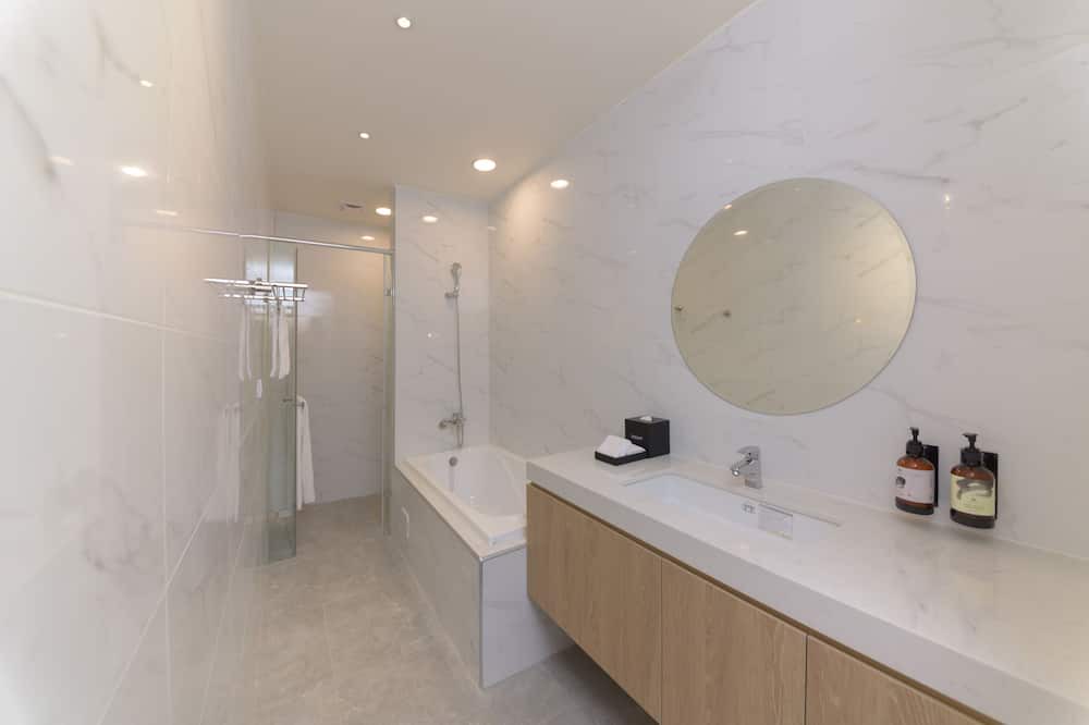 Photo of Bathroom in Wuqi District