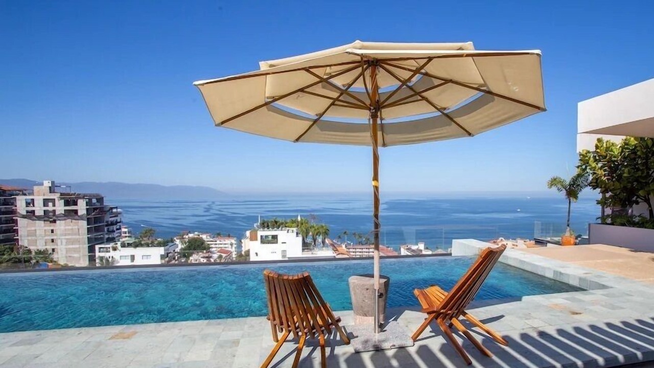 Photo of Outdoor in Romantic Zone