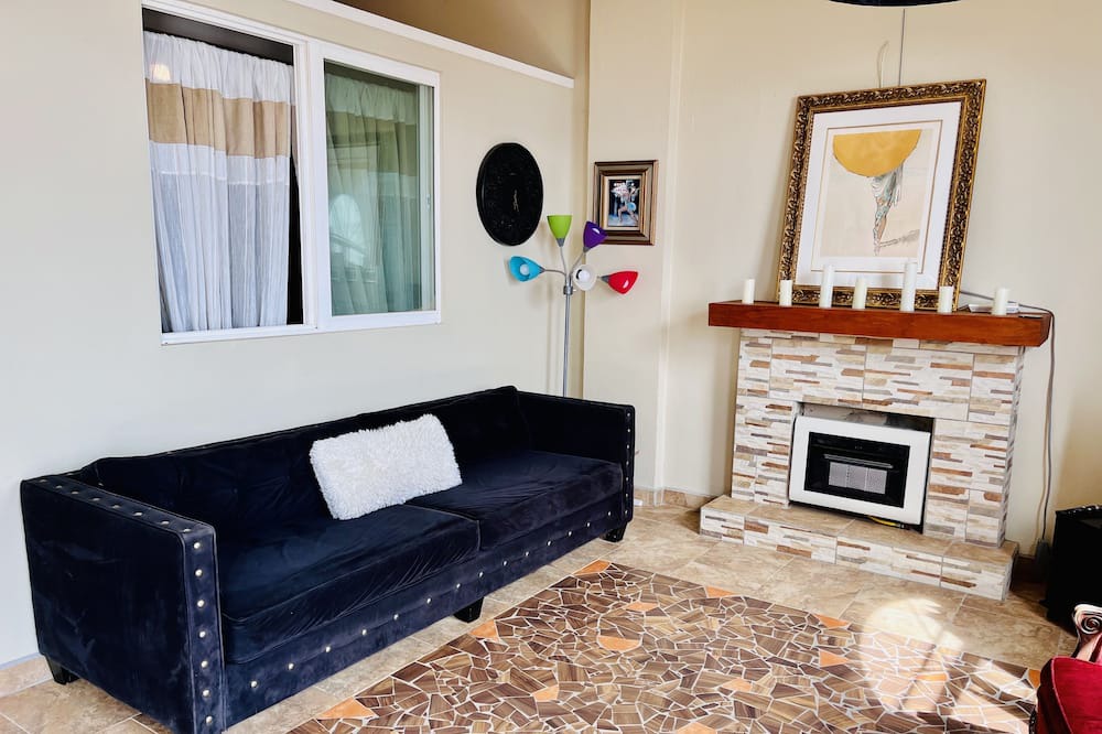 Photo of Livingroom in La Fonda