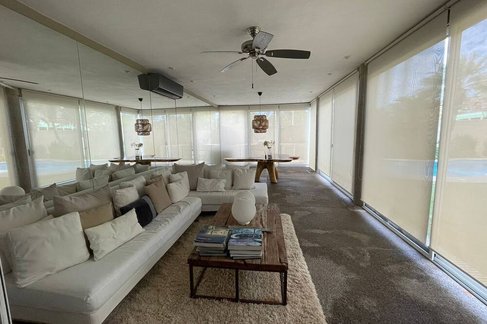 Photo of Livingroom in Flamingos