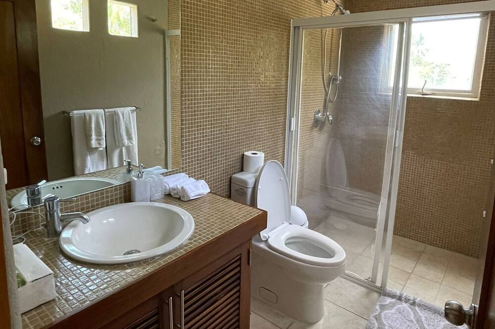Photo of Bathroom in Flamingos