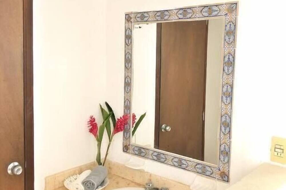 Photo of Bathroom in Miramar