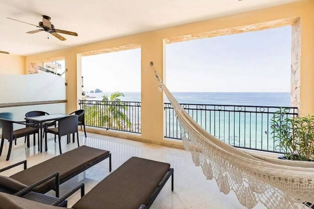 Photo of Patio Balcony in Romantic Zone