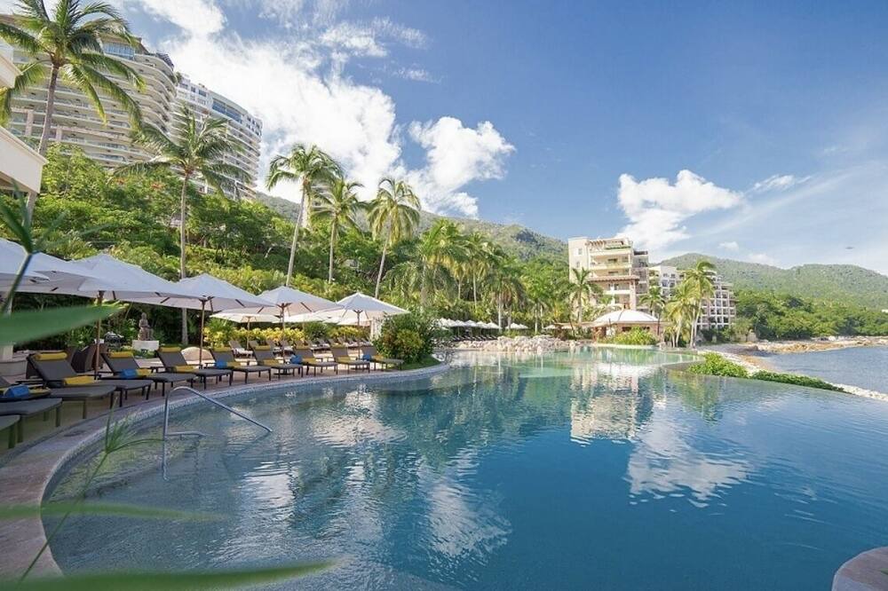 Photo of Outdoor in Romantic Zone