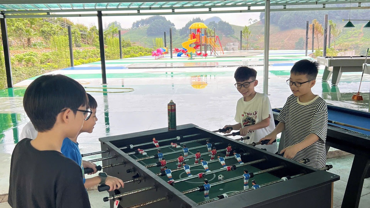 Photo of Others in Van Ho