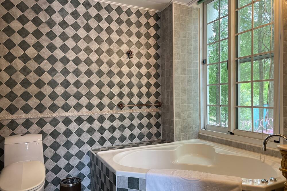 Photo of Bathroom in Puli