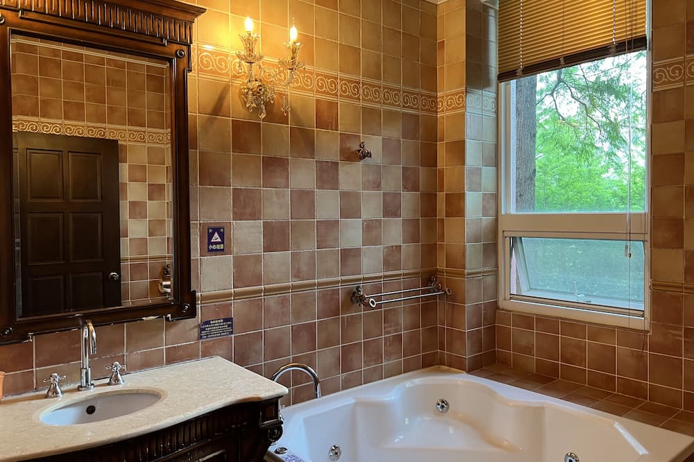 Photo of Bathroom in Puli