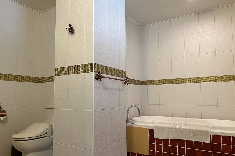 Photo of Bathroom in Puli