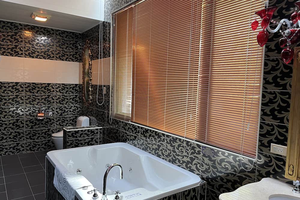 Photo of Bathroom in Puli