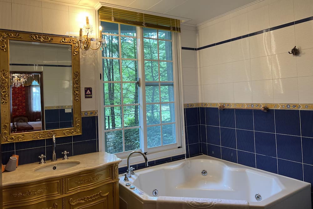 Photo of Bathroom in Puli