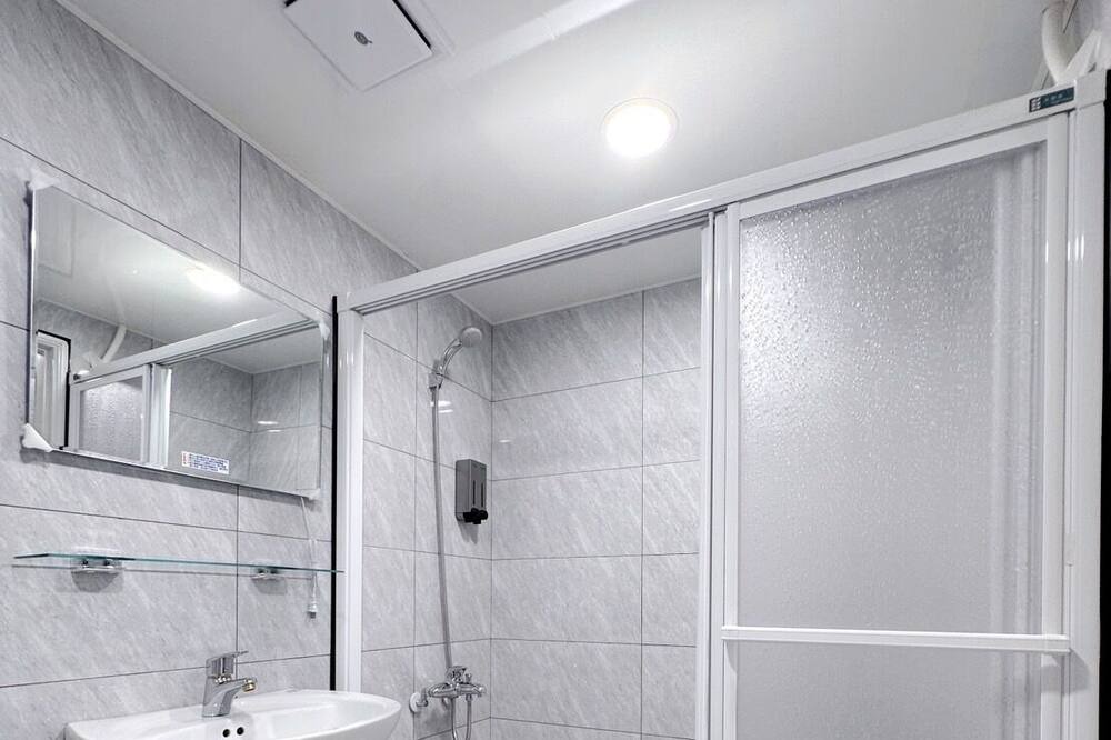 Photo of Bathroom in Zhongli District