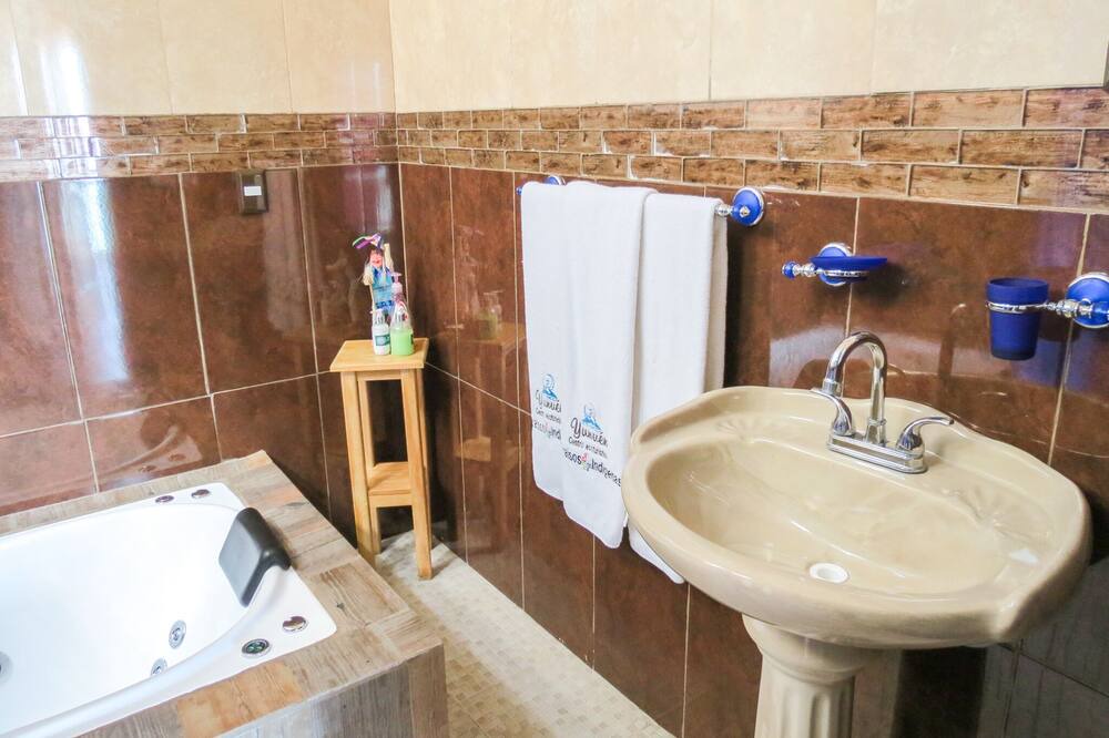 Photo of Bathroom in Yunuen