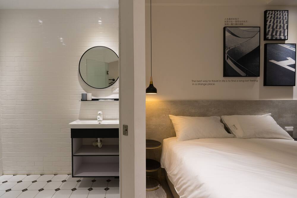 Photo of Bedroom in South District
