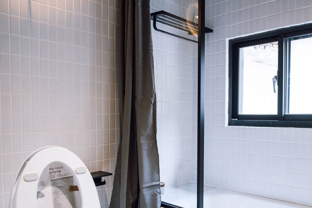 Photo of Bathroom in Ren'ai District