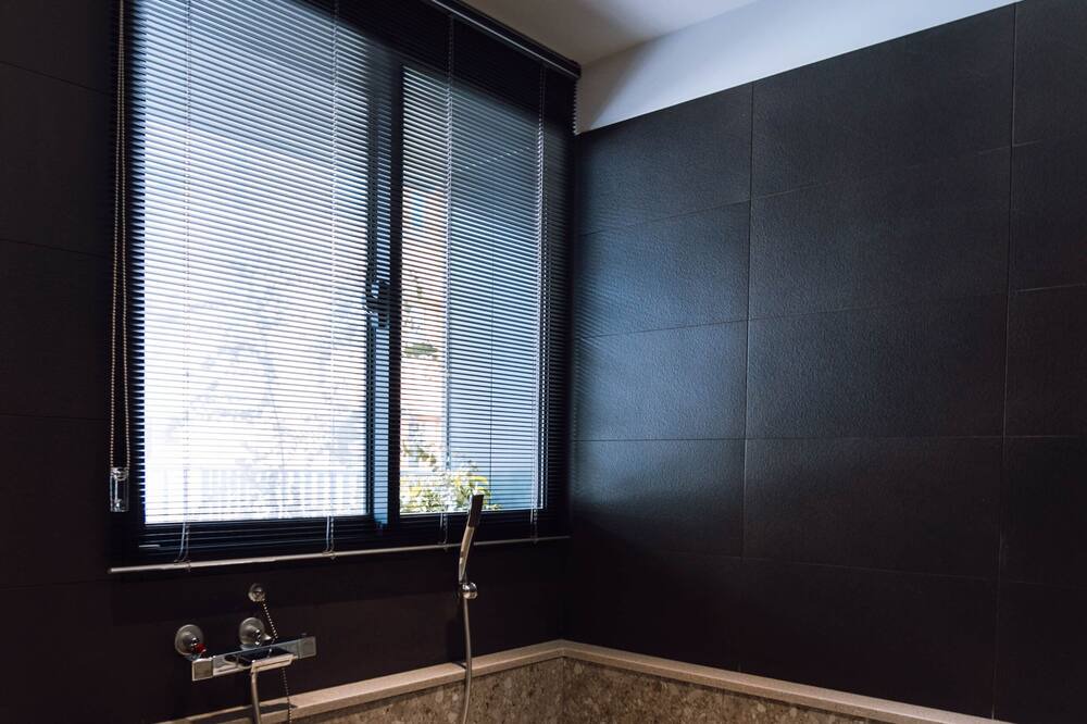 Photo of Bathroom in Ren'ai District