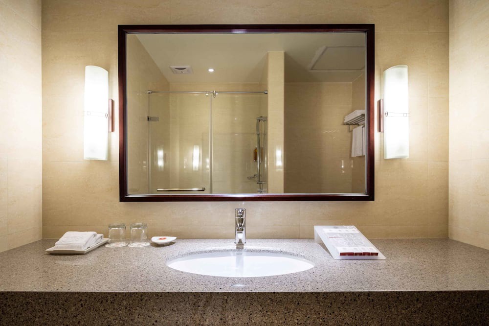 Photo of Bathroom in University District