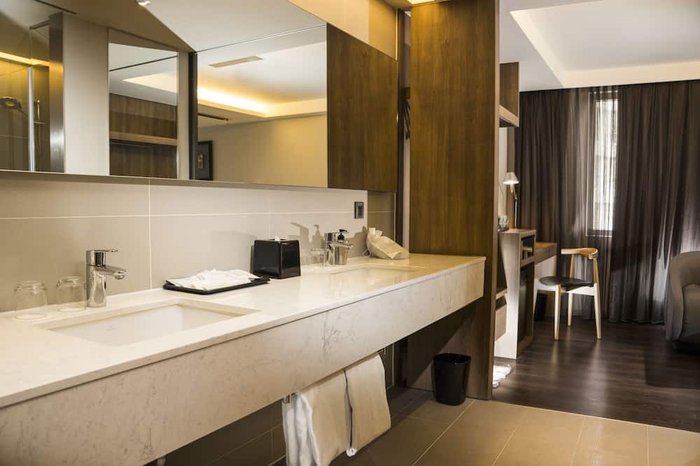 Photo of Bathroom in Lingya District