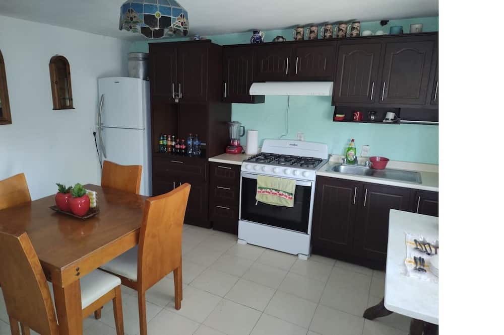 Photo of Kitchen in Tarimbaro