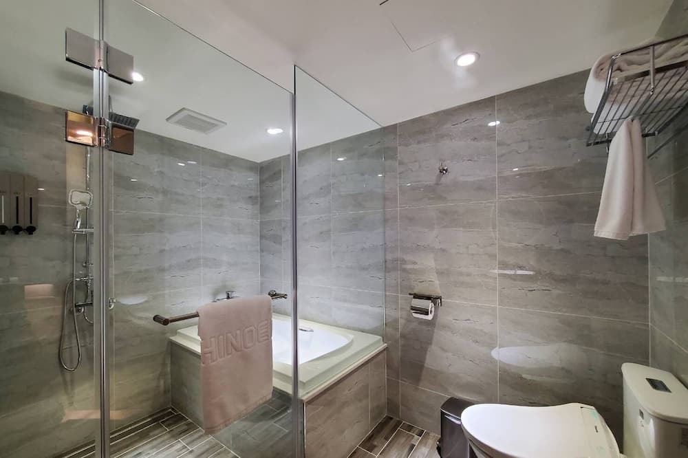 Photo of Bathroom in Zhongzheng