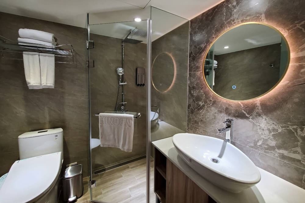 Photo of Bathroom in Zhongzheng
