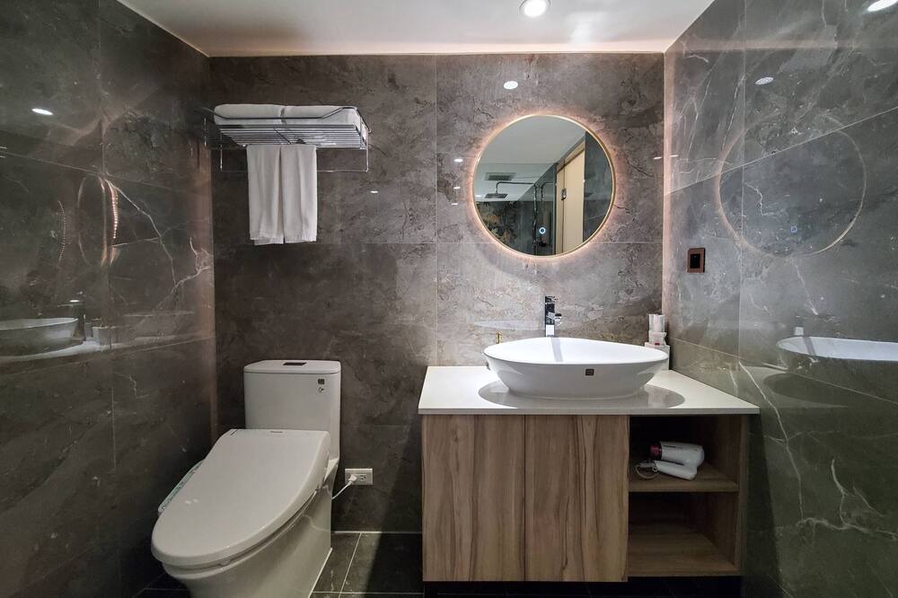 Photo of Bathroom in Zhongzheng