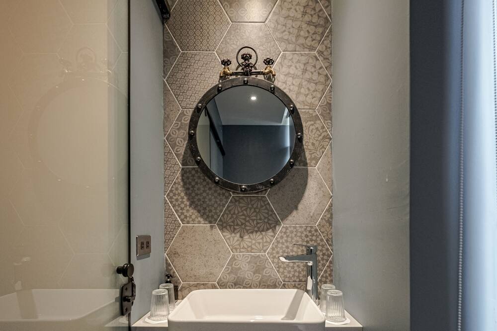 Photo of Bathroom in East District