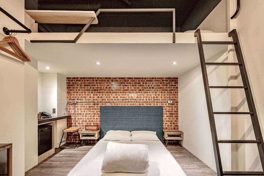 Photo of Bedroom in East District