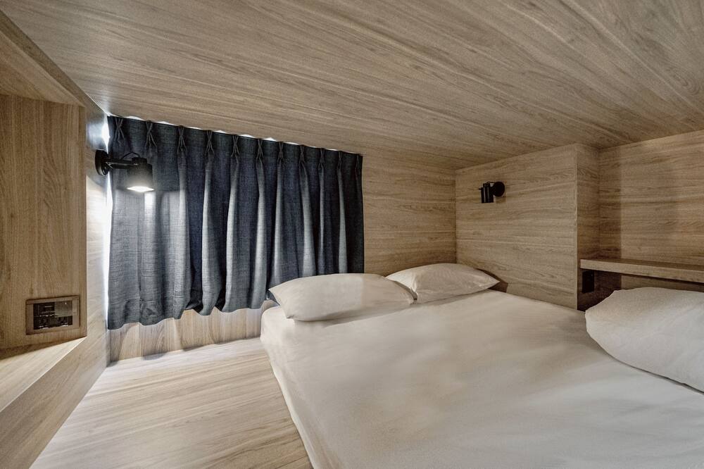 Photo of Bedroom in East District