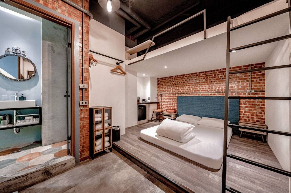 Photo of Bedroom in East District
