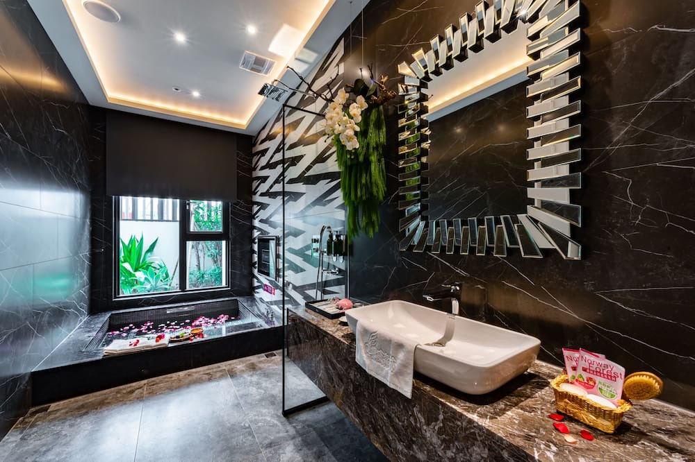 Photo of Bathroom in South District