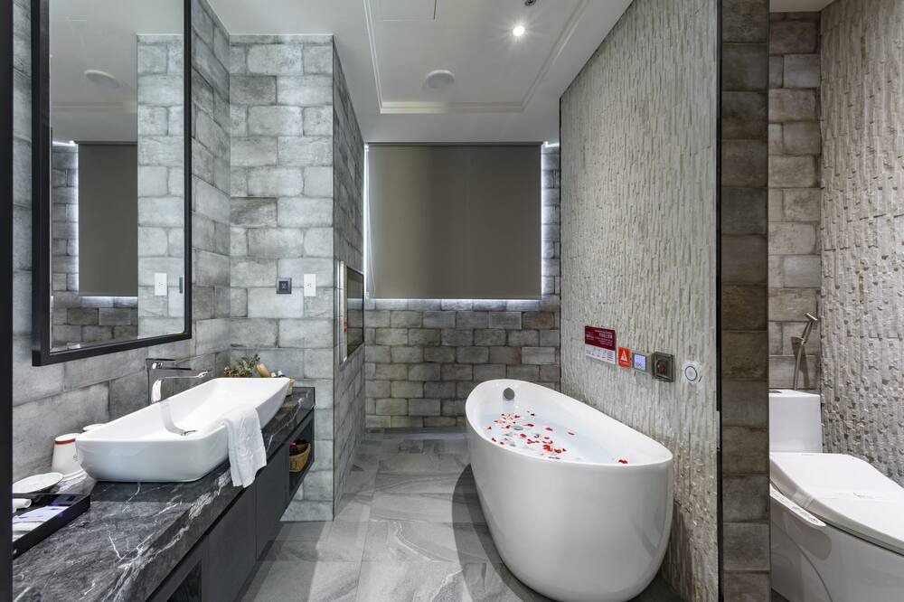 Photo of Bathroom in South District