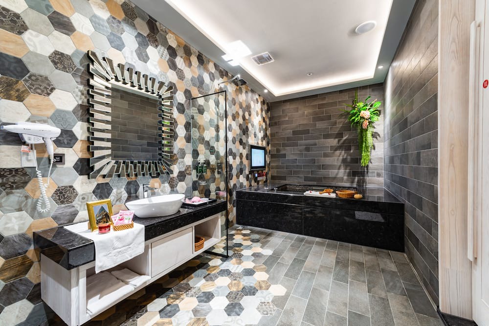 Photo of Bathroom in South District