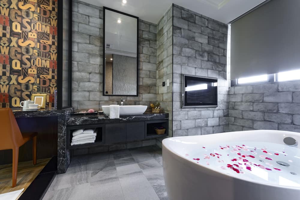 Photo of Bathroom in South District