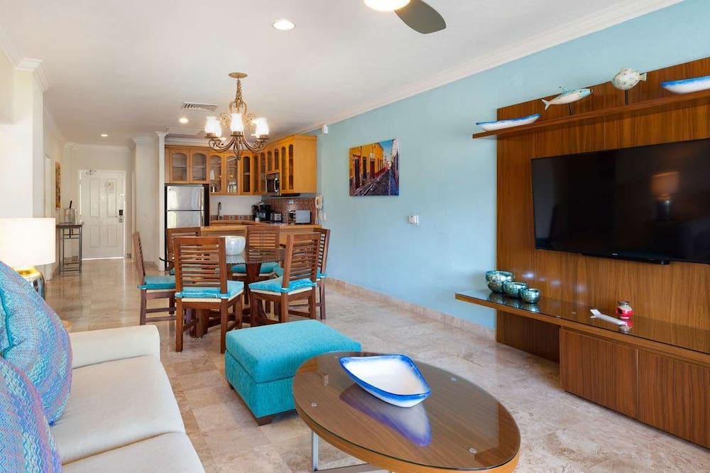 Photo of Livingroom in North Hotel Zone