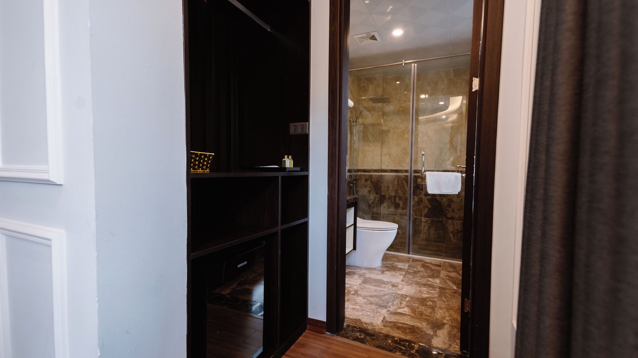 Photo of Bedroom in Trung Hoa Nhan Chinh