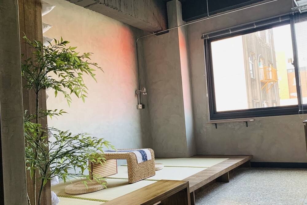 Photo of Bedroom in West Central District