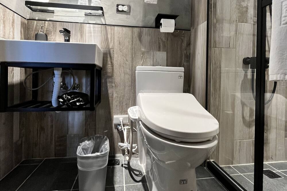 Photo of Bathroom in West Central District
