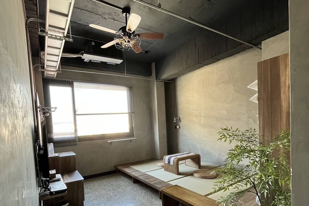 Photo of Bedroom in West Central District