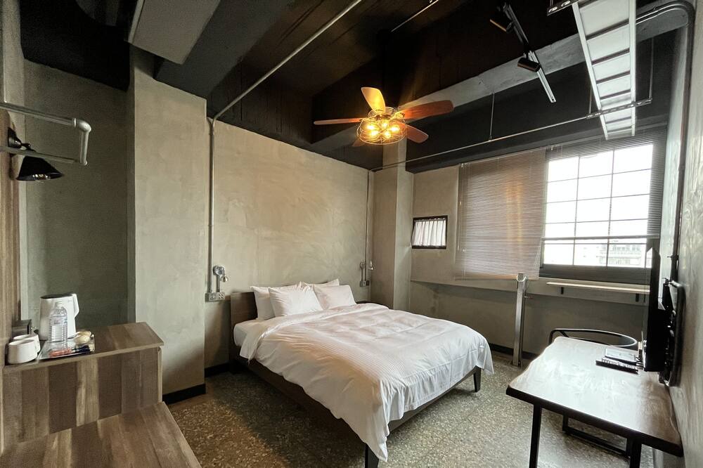 Photo of Bedroom in West Central District