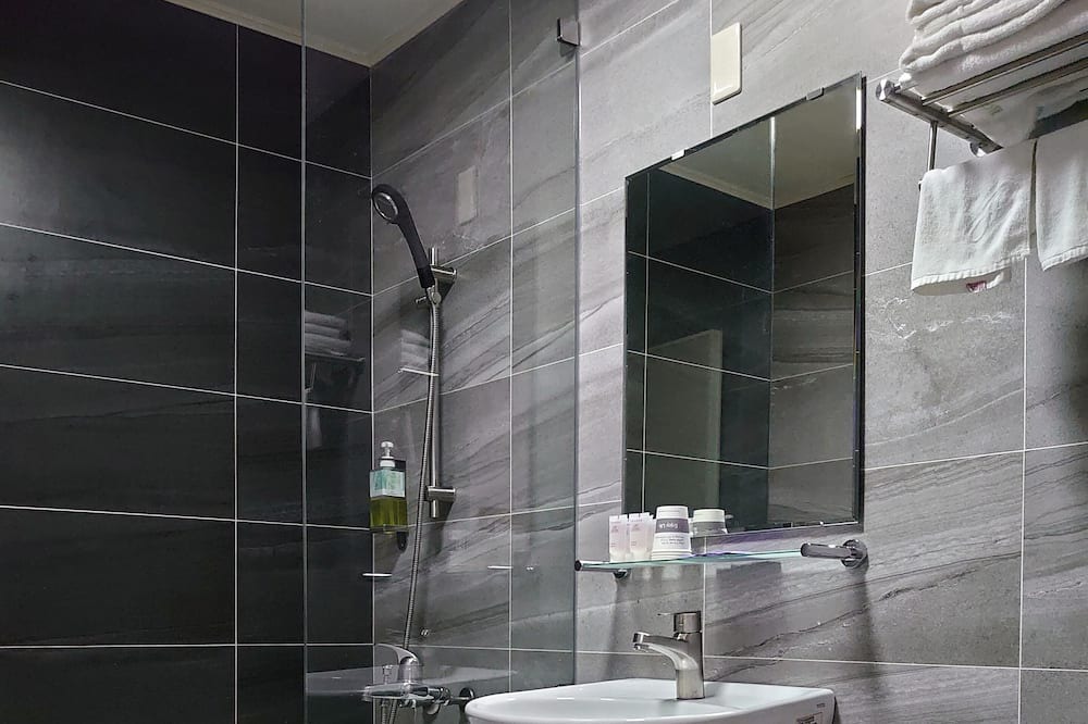 Photo of Bathroom in Wuqi District