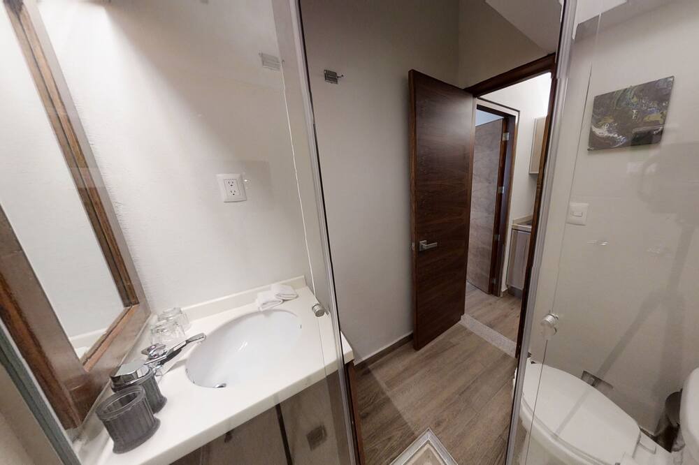 Photo of Bathroom in Reforma